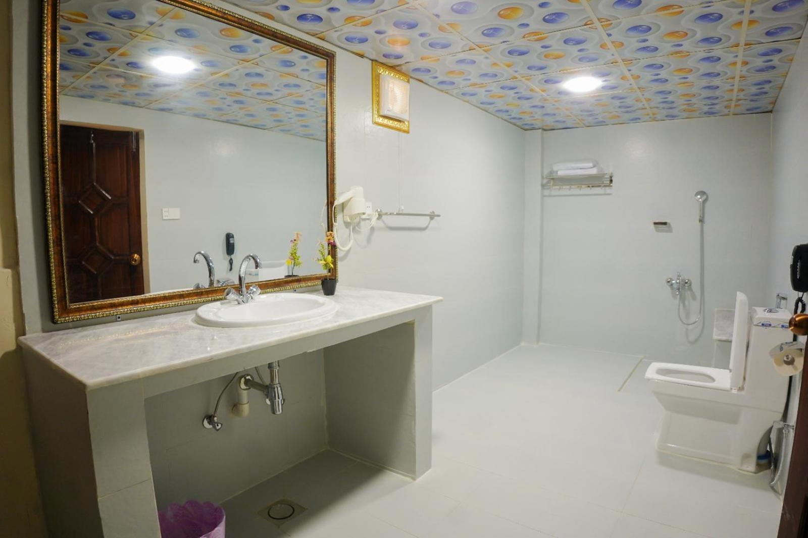 Indus Hotel Hyderabad Eksteriør bilde