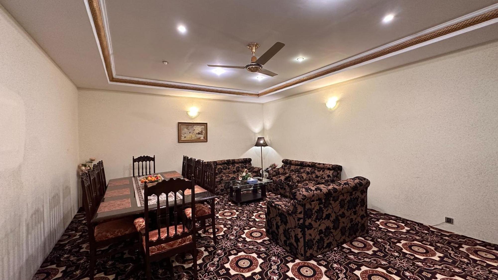 Indus Hotel Hyderabad Eksteriør bilde
