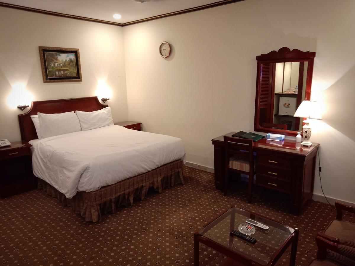 Indus Hotel Hyderabad Eksteriør bilde