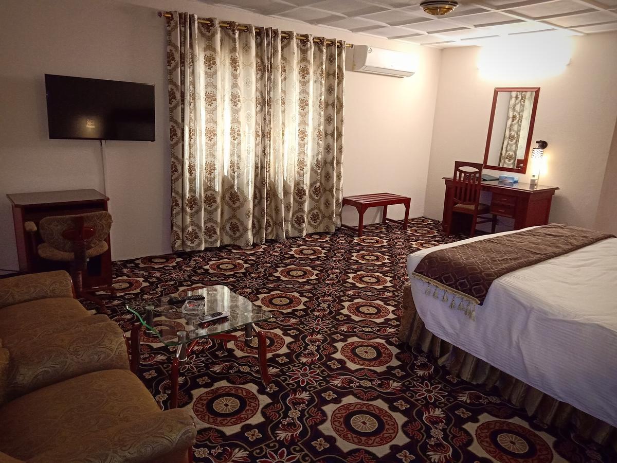 Indus Hotel Hyderabad Eksteriør bilde